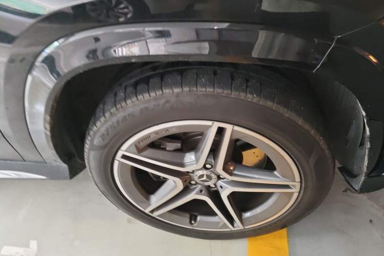 Used Mercedes-Benz GLS 2020 GLS 450 4MATIC Luxury Model Right Front Wheel Hub
