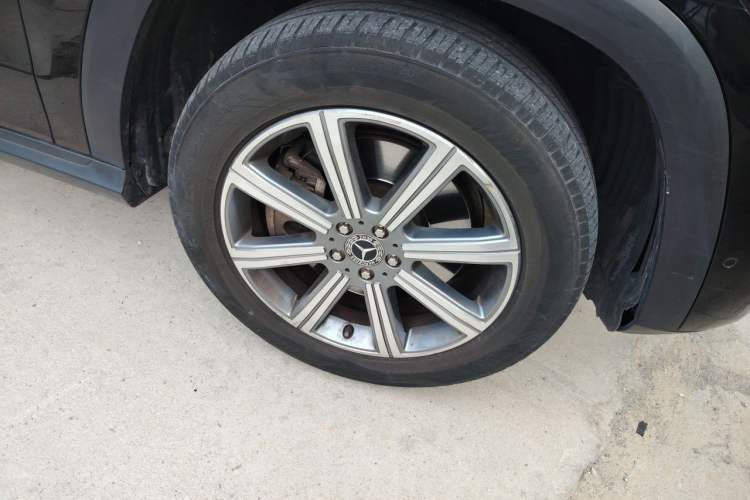 Used Mercedes-Benz GLS 2020 GLS 450 4MATIC Dynamic Edition Right Front Wheel Hub