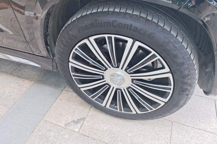 Used Mercedes-Benz GLS 2020 GLS 450 4MATIC Dynamic Edition Right Front Wheel Hub