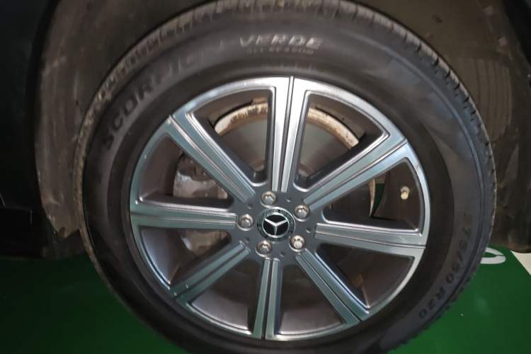 Used Mercedes-Benz GLS 2020 GLS 450 4MATIC Dynamic Edition Right Front Wheel Hub