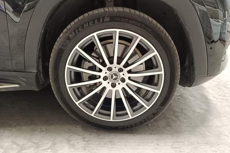 Used Mercedes-Benz GLS  Right Front Wheel Hub