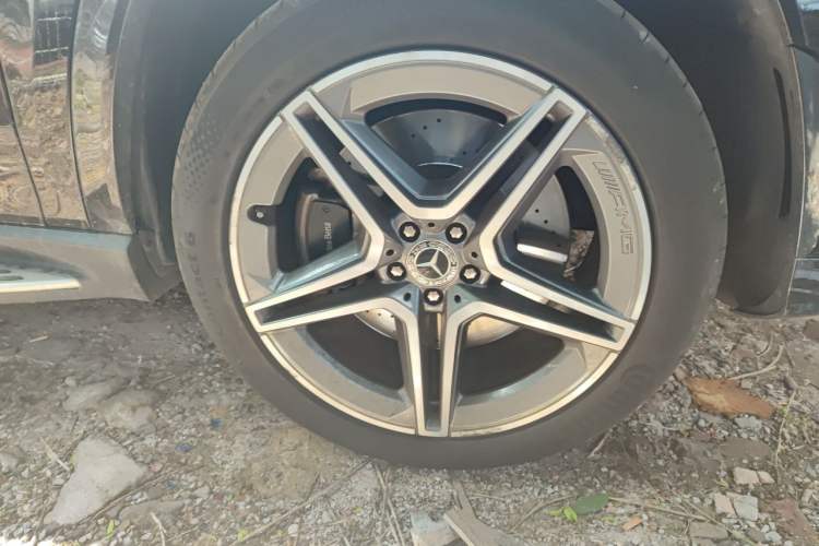 Used Mercedes-Benz GLS 2020 GLS 450 4MATIC Luxury Model Right Front Wheel Hub