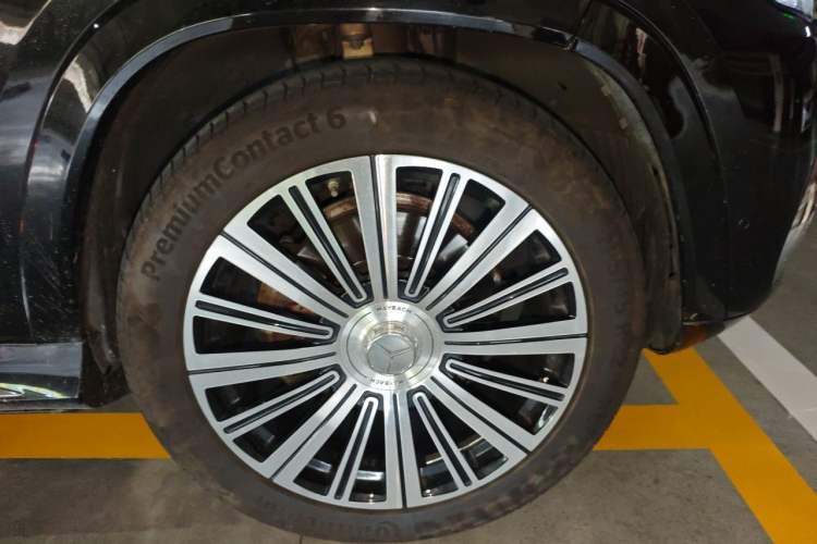 Used Mercedes-Benz GLS 2020 GLS 450 4MATIC Dynamic Edition Right Front Wheel Hub