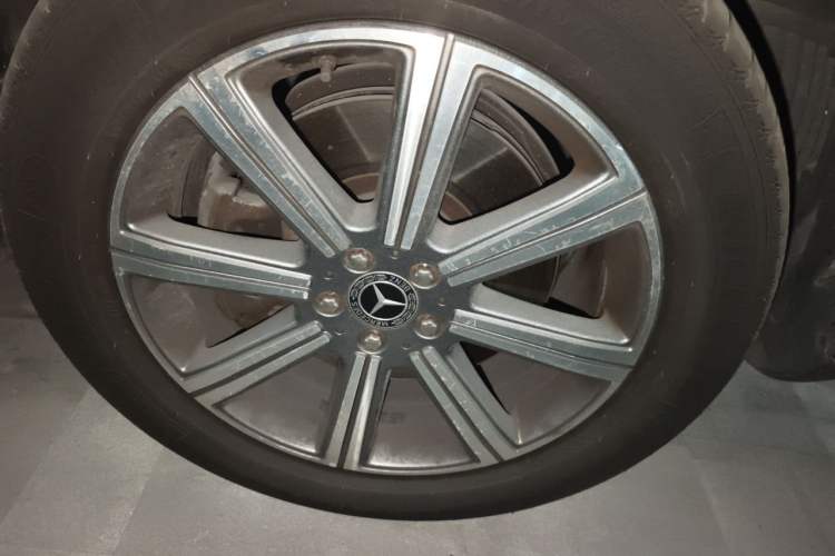 Used Mercedes-Benz GLS 2020 GLS 450 4MATIC Dynamic Edition Right Front Wheel Hub