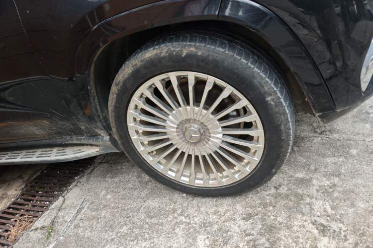 Used Mercedes-Benz GLS 2020 GLS 450 4MATIC Dynamic Edition Right Front Wheel Hub