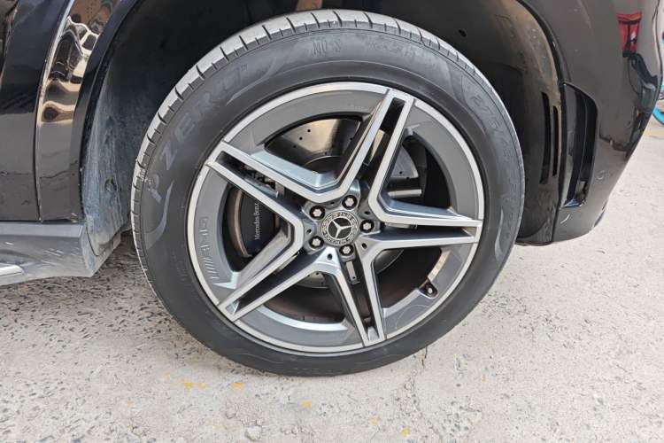 Used Mercedes-Benz GLS 2020 GLS 450 4MATIC Luxury Model Right Front Wheel Hub