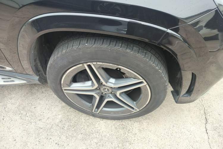Used Mercedes-Benz GLS 2020 GLS 450 4MATIC Luxury Model Right Front Wheel Hub