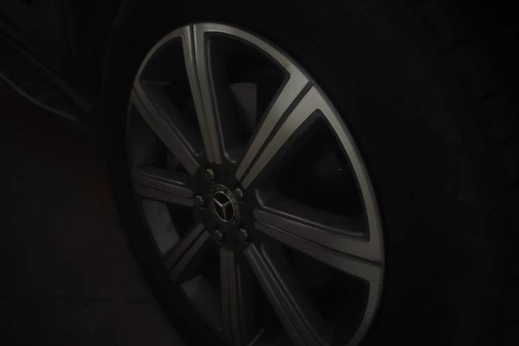 Used Mercedes-Benz GLS 2020 GLS 450 4MATIC Dynamic Edition Right Front Wheel Hub