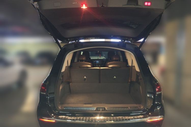Used Mercedes-Benz GLS  Trunk