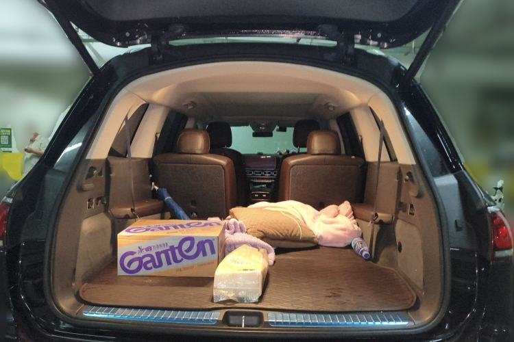 Used Mercedes-Benz GLS  Trunk