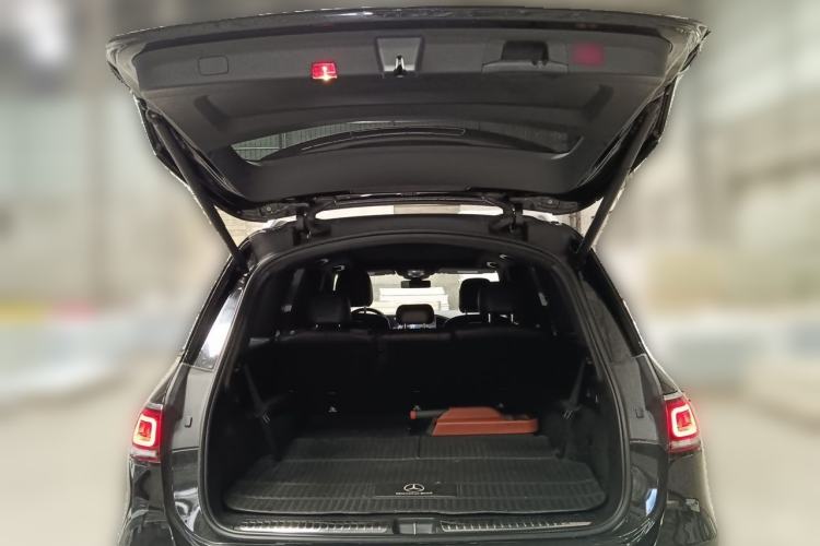 Used Mercedes-Benz GLS  Trunk