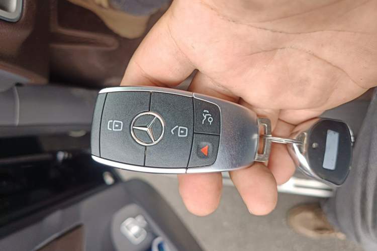 Used Mercedes-Benz GLS  Vehicle Key