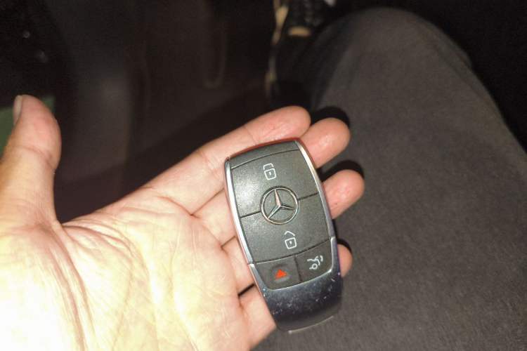 Used Mercedes-Benz GLS  Vehicle Key