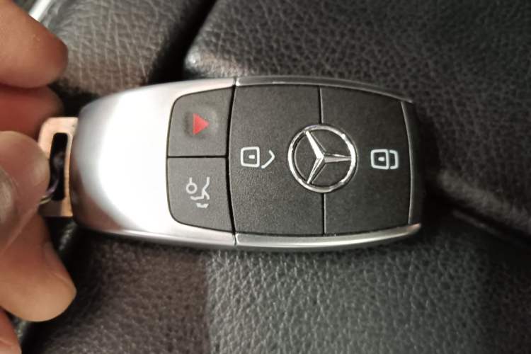 Used Mercedes-Benz GLS  Vehicle Key
