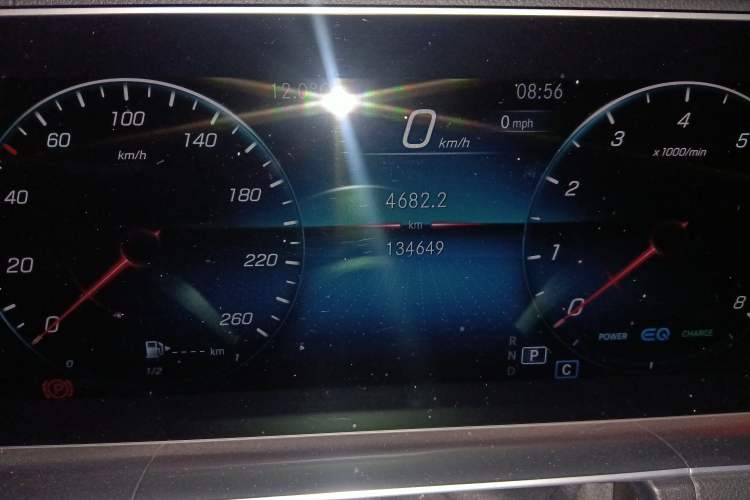 Used Mercedes-Benz GLS 2020 GLS 450 4MATIC Luxury Model Odometer Close Up