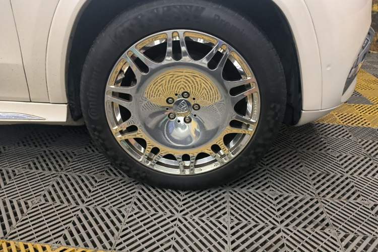 Used Mercedes-Benz GLS 2020 GLS 450 4MATIC Luxury Model Right Front Wheel Hub