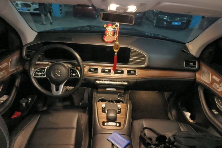 Used Mercedes-Benz GLS 2020 GLS 450 4MATIC Dynamic Edition Center Console