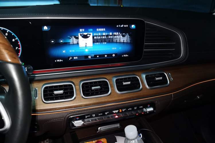Used Mercedes-Benz GLS  Audio And AC Panel