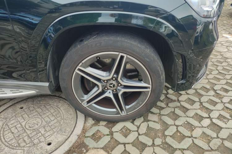 Used Mercedes-Benz GLS 2020 GLS 450 4MATIC Luxury Model Right Front Wheel Hub