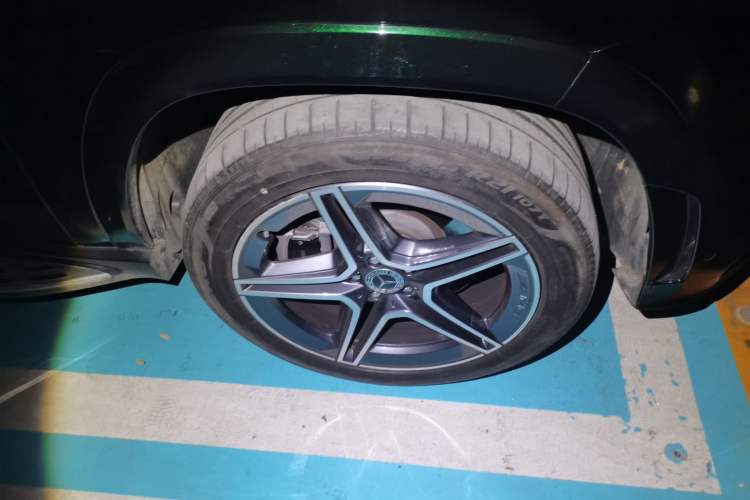 Used Mercedes-Benz GLS 2020 GLS 450 4MATIC Luxury Model Right Front Wheel Hub