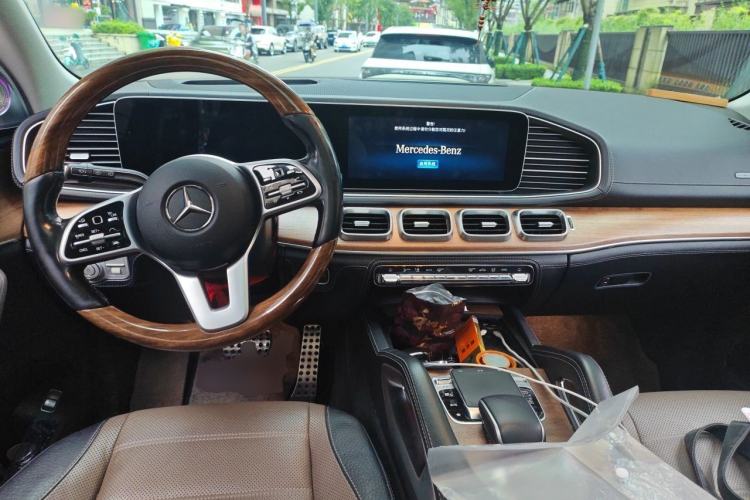 Used Mercedes-Benz GLS 2020 GLS 450 4MATIC Luxury Model Center Console