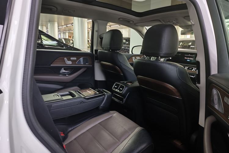 Used Mercedes-Benz GLS 2020 GLS 450 4MATIC Luxury Model Interior 2