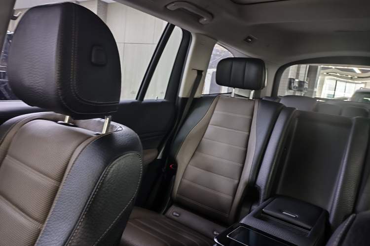 Used Mercedes-Benz GLS 2020 GLS 450 4MATIC Luxury Model Interior 6
