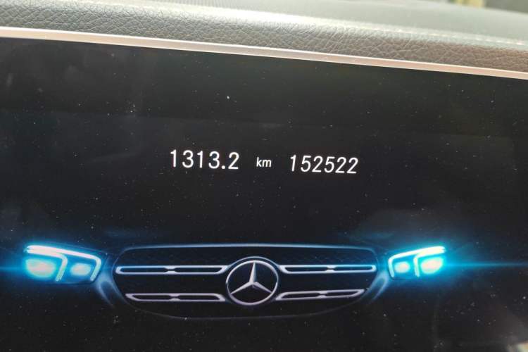 Used Mercedes-Benz GLS 2020 GLS 450 4MATIC Luxury Model Odometer Close Up