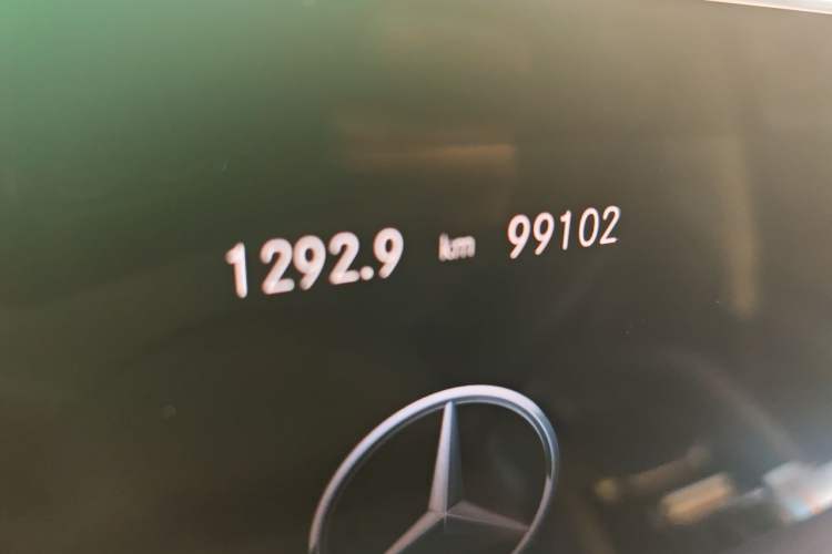 Used Mercedes-Benz GLS 2020 GLS 450 4MATIC Dynamic Edition Odometer Close Up