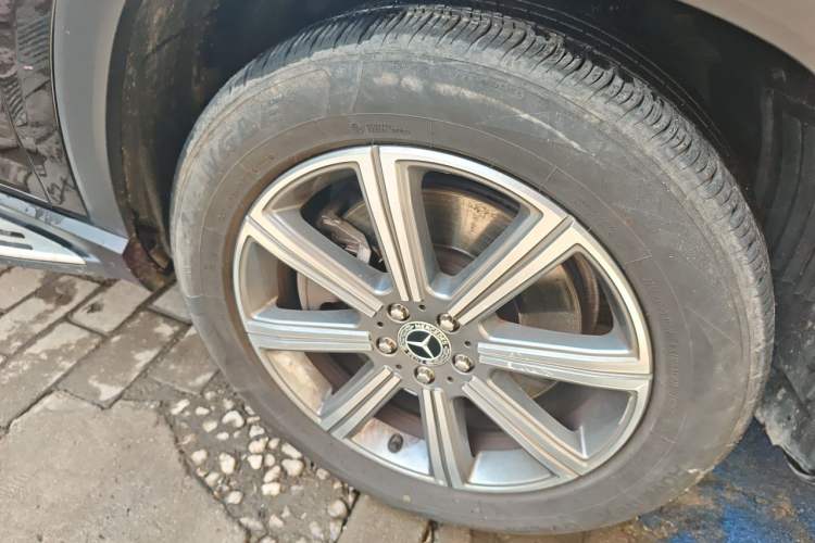 Used Mercedes-Benz GLS 2020 GLS 450 4MATIC Dynamic Edition Right Front Wheel Hub