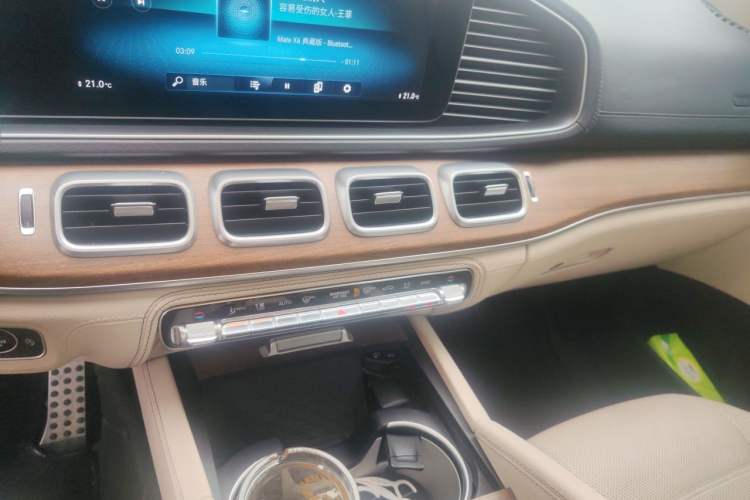 Used Mercedes-Benz GLS 2021 Facelift GLS 450 4MATIC Luxury Edition Audio And AC Panel