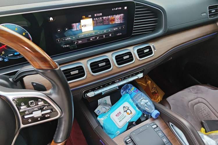 Used Mercedes-Benz GLS 2021 Facelift GLS 450 4MATIC Luxury Edition Audio And AC Panel