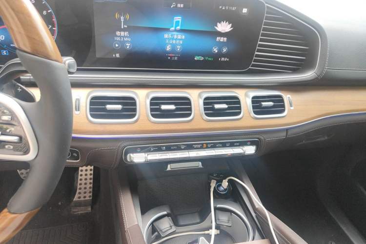 Used Mercedes-Benz GLS 2021 GLS 450 4MATIC Luxury Model Audio And AC Panel