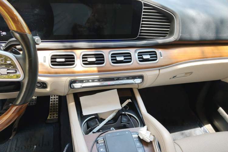 Used Mercedes-Benz GLS 2021 Facelift GLS 450 4MATIC Luxury Edition Audio And AC Panel