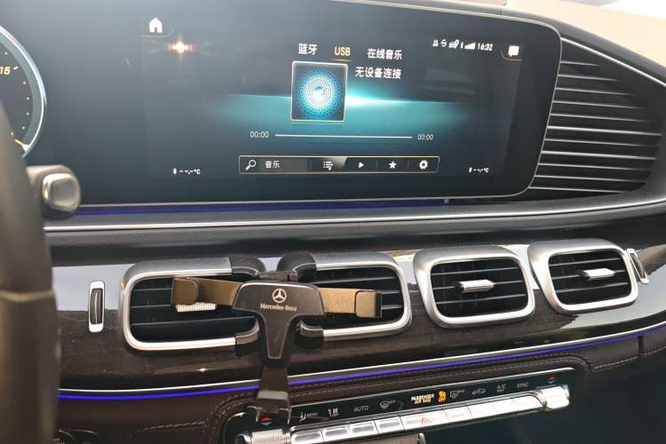 Used Mercedes-Benz GLS 2021 GLS 450 4MATIC Stylish Model Audio And AC Panel