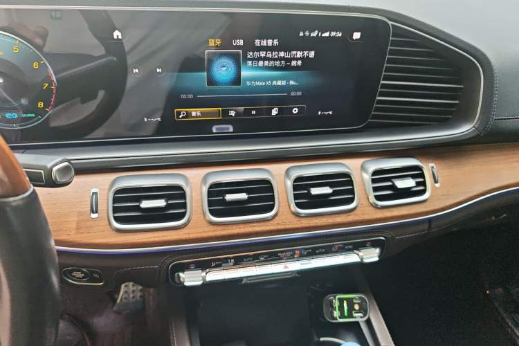 Used Mercedes-Benz GLS 2021 Facelift GLS 450 4MATIC Luxury Edition Audio And AC Panel