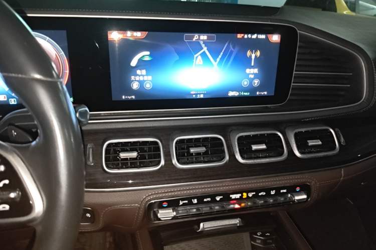 Used Mercedes-Benz GLS 2021 GLS 450 4MATIC Stylish Model Audio And AC Panel