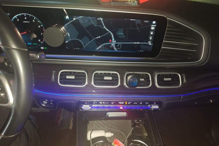 Used Mercedes-Benz GLS 2021 Facelift GLS 450 4MATIC Luxury Edition Audio And AC Panel