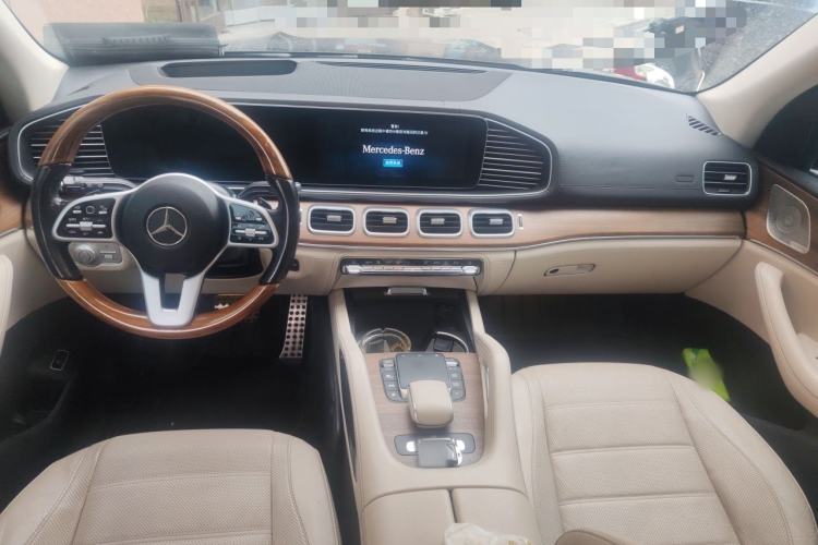 Used Mercedes-Benz GLS 2021 Facelift GLS 450 4MATIC Luxury Edition Center Console