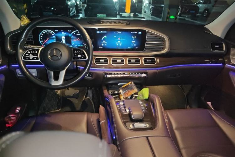 Used Mercedes-Benz GLS 2021 GLS 450 4MATIC Stylish Model Center Console