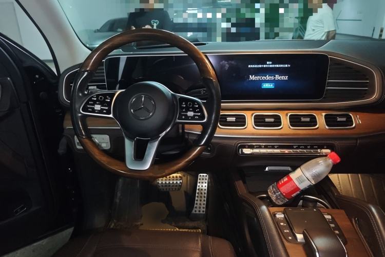 Used Mercedes-Benz GLS 2021 Facelift GLS 450 4MATIC Luxury Edition Center Console