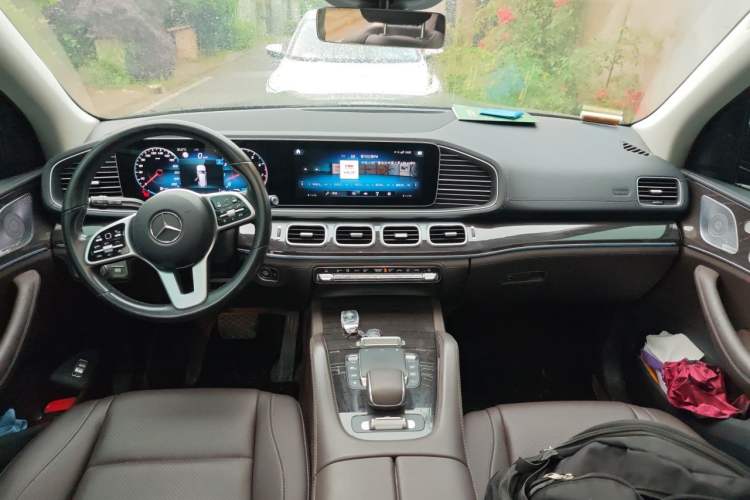 Used Mercedes-Benz GLS 2021 GLS 450 4MATIC Stylish Model Center Console