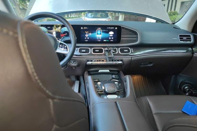 Used Mercedes-Benz GLS 2021 Refresh GLS 450 4MATIC Fashion Edition Center Console