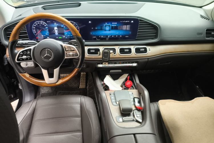 Used Mercedes-Benz GLS 2021 Facelift GLS 450 4MATIC Luxury Edition Center Console