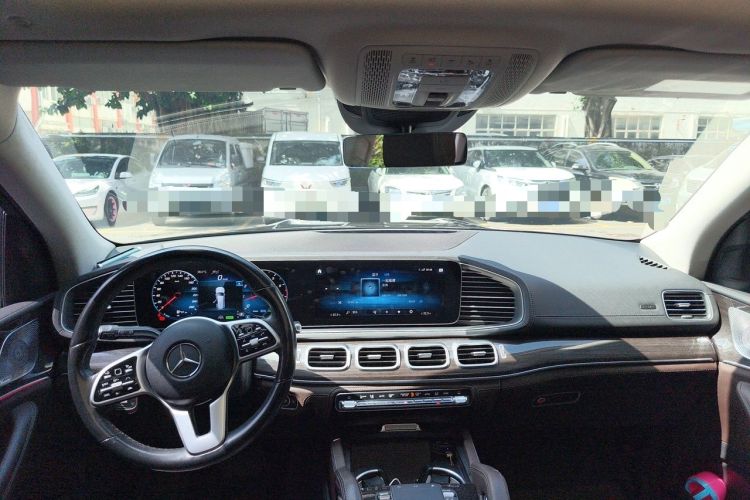 Used Mercedes-Benz GLS 2021 GLS 450 4MATIC Stylish Model Center Console