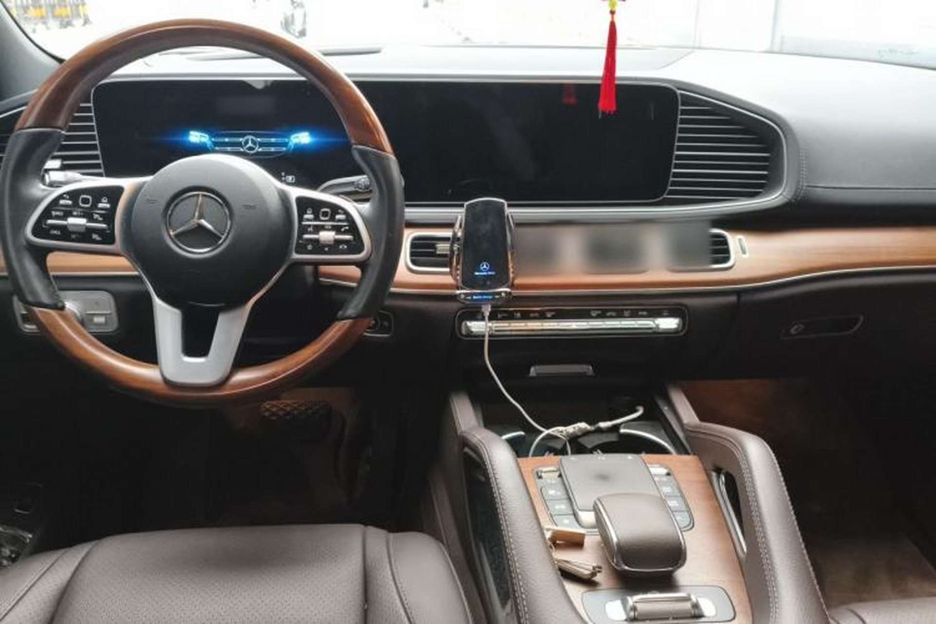 Used Mercedes-Benz GLS  Center Console