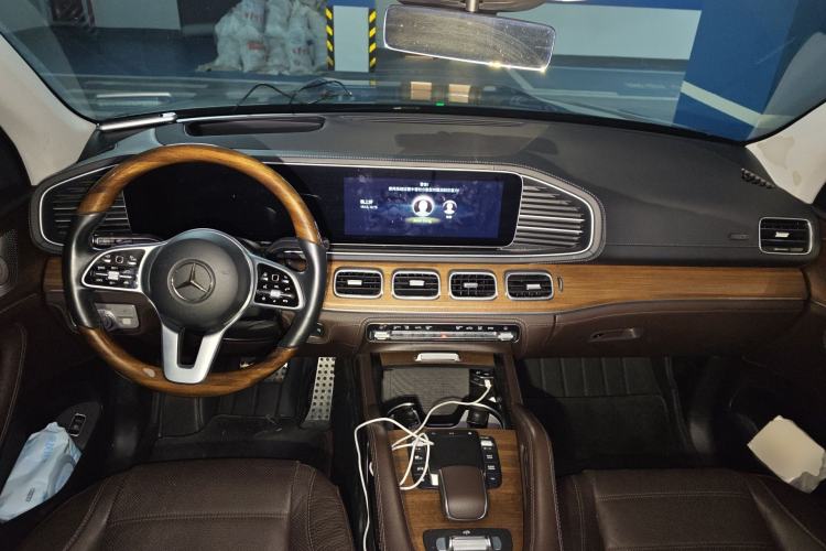 Used Mercedes-Benz GLS 2021 Facelift GLS 450 4MATIC Luxury Edition Center Console