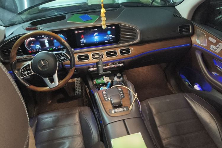 Used Mercedes-Benz GLS 2021 Facelift GLS 450 4MATIC Luxury Edition Center Console