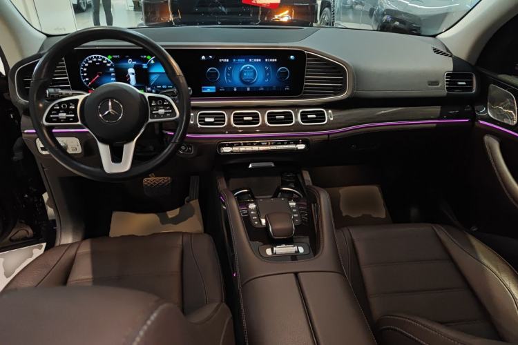 Used Mercedes-Benz GLS 2021 GLS 450 4MATIC Stylish Model Center Console
