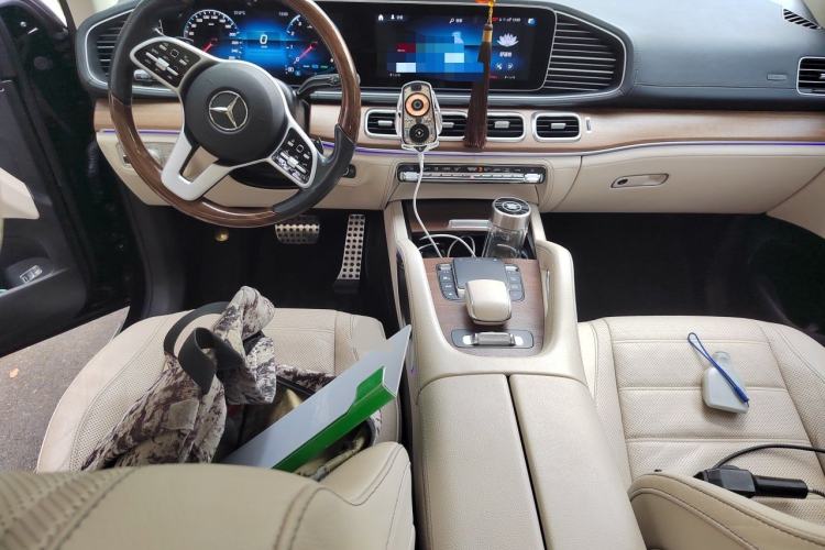 Used Mercedes-Benz GLS 2021 GLS 450 4MATIC Luxury Model Center Console